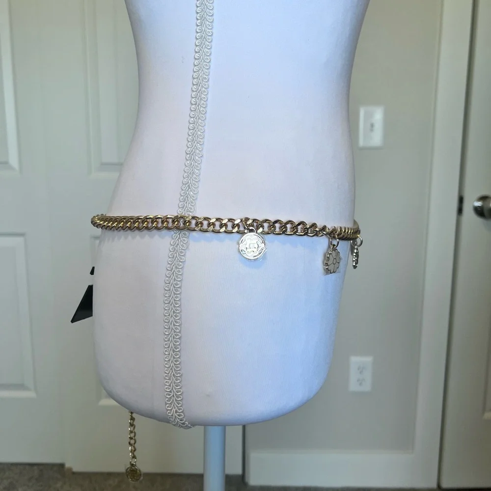 Nanette Lepore Gold tone Black Cream  Flower Charm Chain Belt NWT